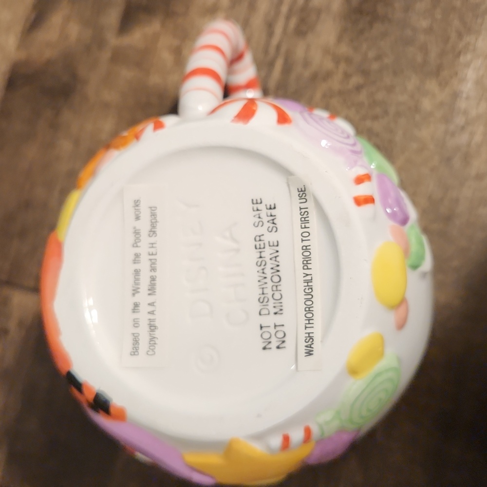 Tigger ( Winnie The Pooh ) Christmas Candyland Mug - Picture 7 of 7